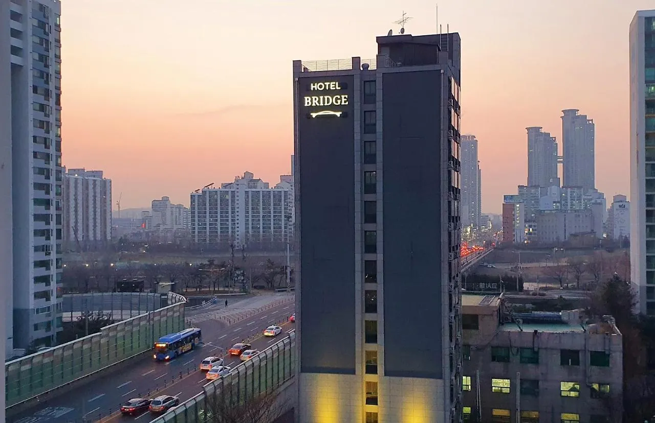Hotel Bridge Seoul